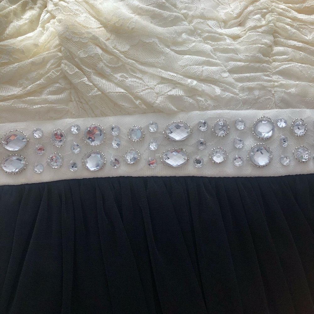 Dress - Picture 3 of 4